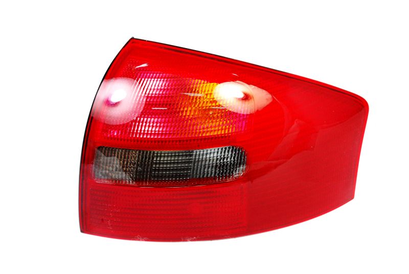 Achterlicht Rechts (P21/5W/P21W, kleur indicator red, kleur van het glas gerookt/red) past: AUDI A6 C5 Saloon 4D 01.97-06.01