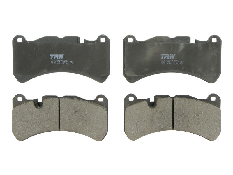 Remblokken set Voor , past: MERCEDES CLK (A209), CLK (C209), SLK (R171)  MASERATI GHIBLI III, GRAN TURISMO I, GRANCABRIO, QUATTROPORTE V, QUATTROPORTE VI 3.0-6.3 06.02-