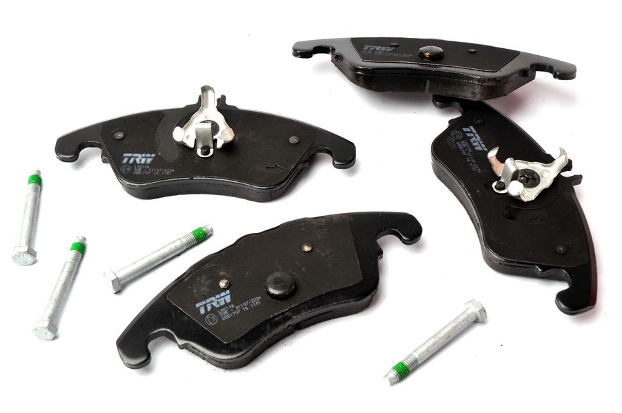 Remblokken set Voor (met extra's), past: MERCEDES C (C204), C T-MODEL (S204), C (W204), CLS (C218), CLS SHOOTING BRAKE (X218), E (A207), E (C207), E T-MODEL (S212), E (W212) 1.6-5.5 01.07-