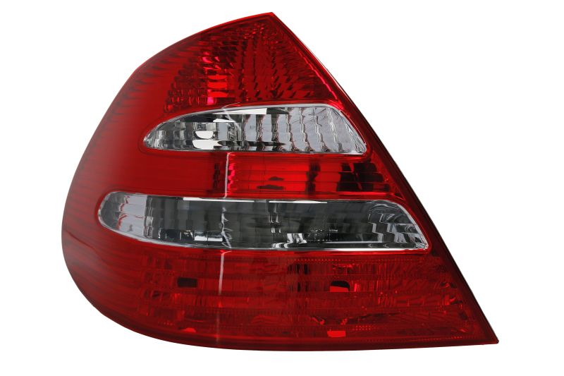 Achterlicht Links (extern, kleur indicator wit, kleur van het glas red) past: MERCEDES E-KLASA W211 Saloon 03.02-07.09