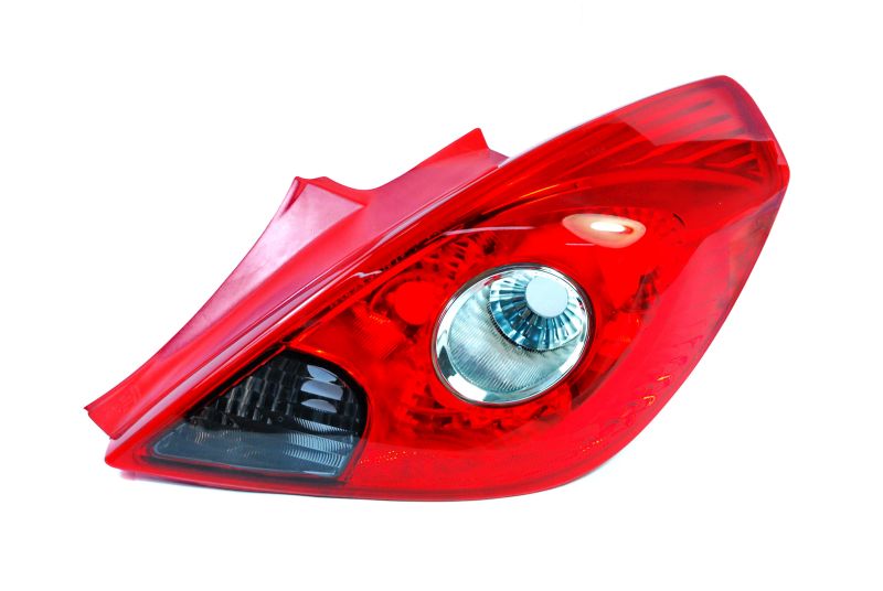 Achterlicht Rechts (P21/5W/P21W, kleur indicator wit, kleur van het glas red) past: OPEL CORSA D Hatchback 3D 01.11-12.14