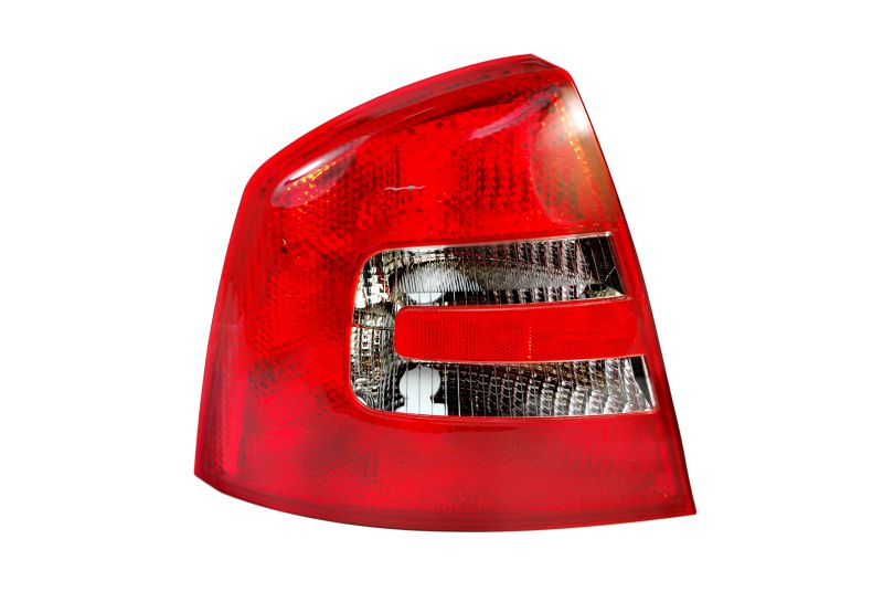 Achterlicht Links (P21/4W/P21W/W3W, kleur indicator wit, kleur van het glas red) past: SKODA OCTAVIA II Hatchback 4D 02.04-10.08