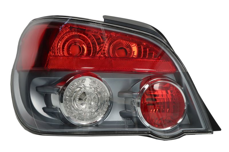 Achterlicht Links (W21/5W/W21W/WY21W, kleur indicator wit, kleur van het glas red) past: SUBARU IMPREZA GD, GG Saloon 01.05-12.06
